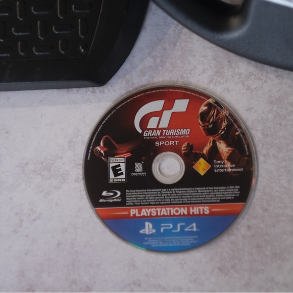 PS4 / 5 Thrustmaster Steering Wheel and Pedal Set - Picture 5 of 6